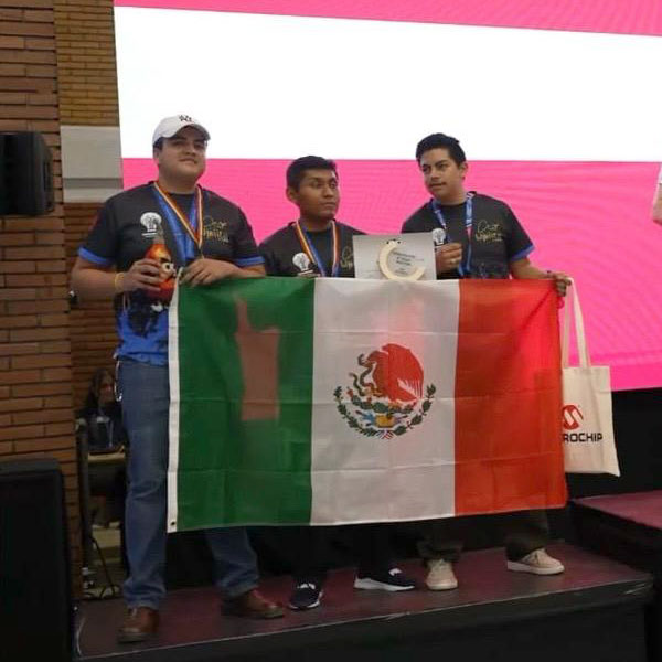 IPN Students Shine in Romania