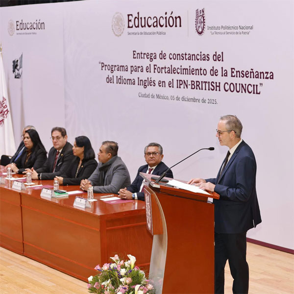 IPN Teachers Receive Certificates from the British Council