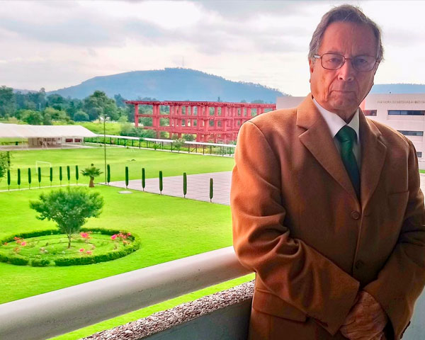 Reconocen a investigador del IPN por su trayectoria académica y aportaciones científicas