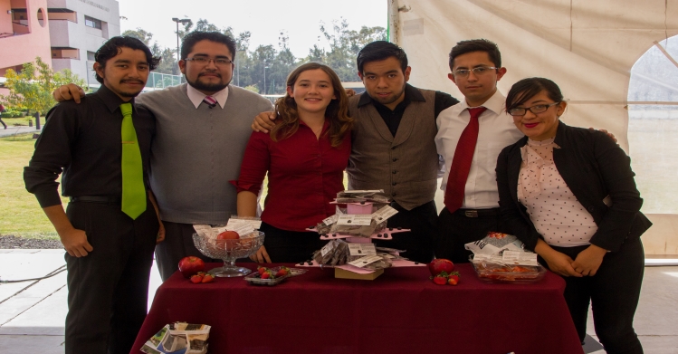 Crean politécnicos gomitas con 60% menos azúcar y trozos de fruta