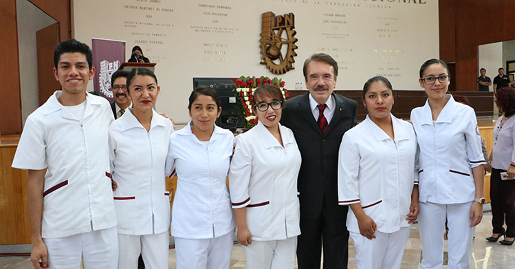 Prepara IPN enfermeros capaces de promover el desarrollo de la salud con sentido humanitario