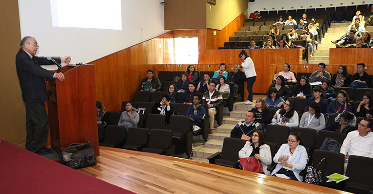 Imparte destacado científico curso intensivo de inmunología