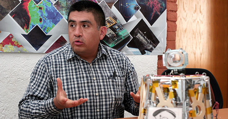 Realizan politécnicos vuelo experimental en parapente para monitoreo de variables ambientales