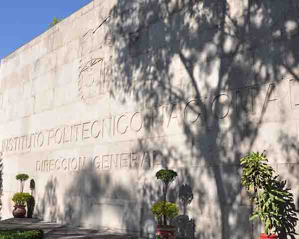 Refrenda IPN sus derechos sobre el burro blanco