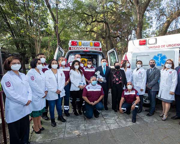 Recibe IPN equipamiento de ambulancia para atención de COVID-19