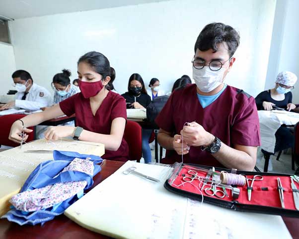 Alista IPN retorno presencial  de estudiantes a campos clínicos