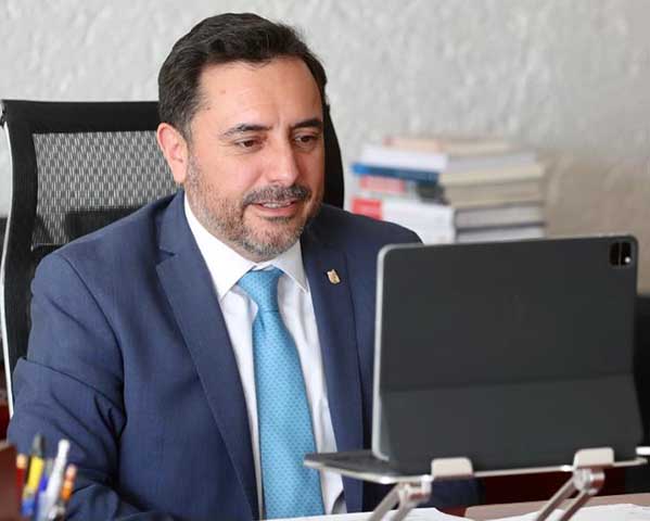 Reconoce IPN aportaciones y trayectoria  de Héctor Mayagoitia Domínguez