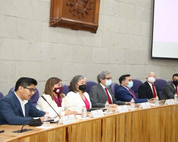 Concluyen estudiantes nacionales y extranjeros estancia académica en unidades profesionales del IPN