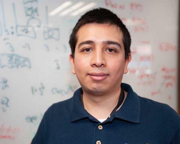 Estudiante del IPN gana tres primeros lugares en el concurso internacional Hackathon QHack