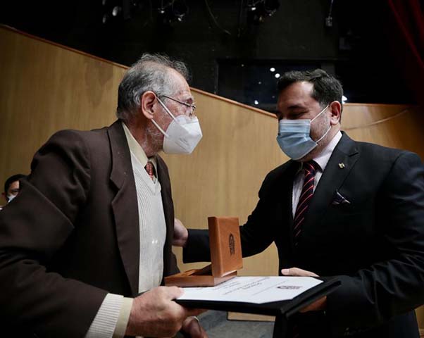Reconoce IPN a docentes con las Preseas “Juan de Dios Bátiz” y “Carlos Vallejo Márquez”