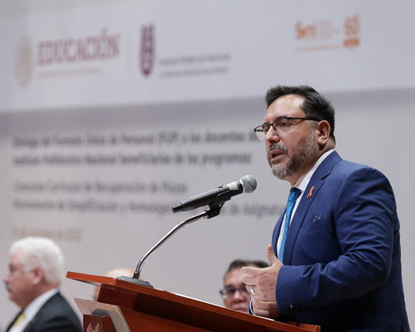 Brindan IPN y SNTE certeza laboral a 349 docentes con basificaciones