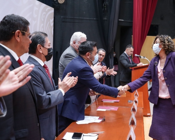 El IPN y sus docentes continúan creciendo para transformar al país
