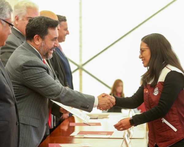 Benefician IPN y SNTE a mil 330 profesores con nuevas plazas