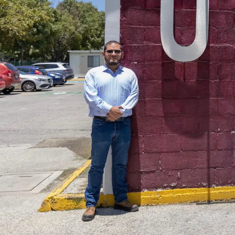 Desarrollan investigadores del IPN cargadores a base de energía solar para automóviles eléctricos