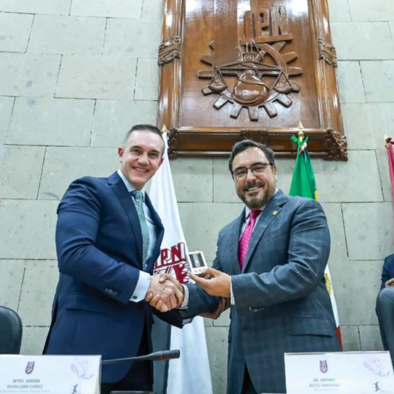 Impulsa IPN Educación Superior como derecho y motor de transformación; entrega 17 títulos a trabajadores del Metro