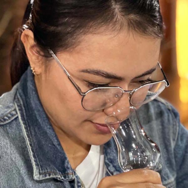 Ponen lupa al mezcal artesanal para elevar su calidad