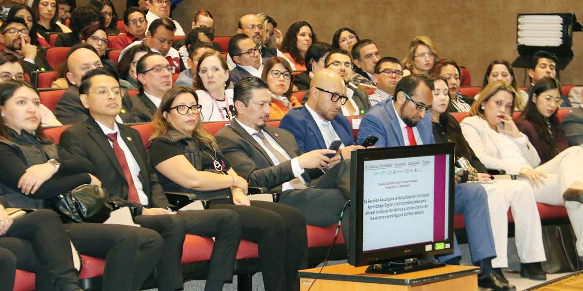 Impulsa IPN actualización curricular