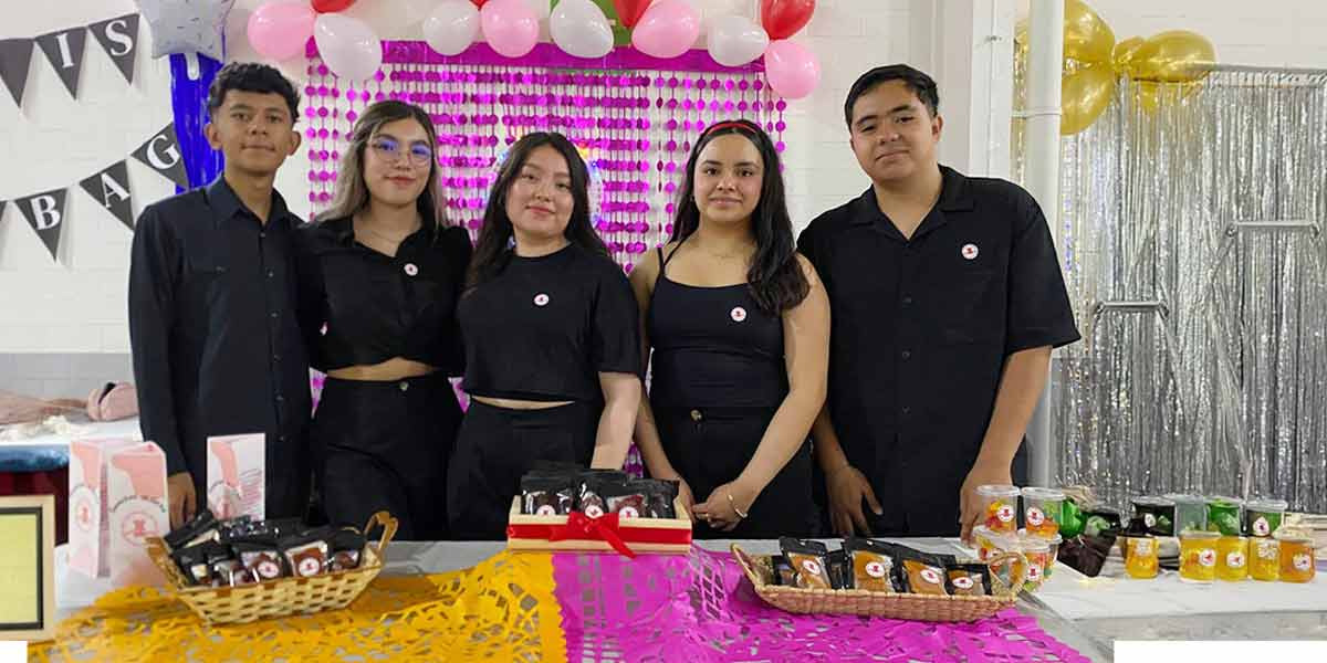 Exitoso Poliemprende en el CECyT 12