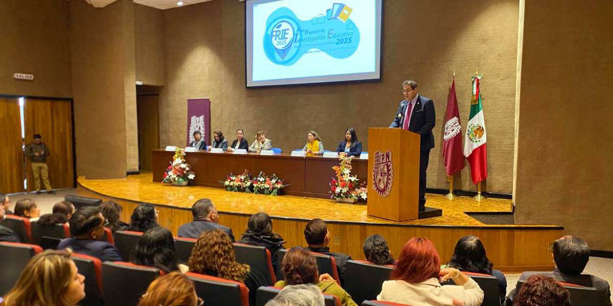 Expertos analizan los retos de la educación