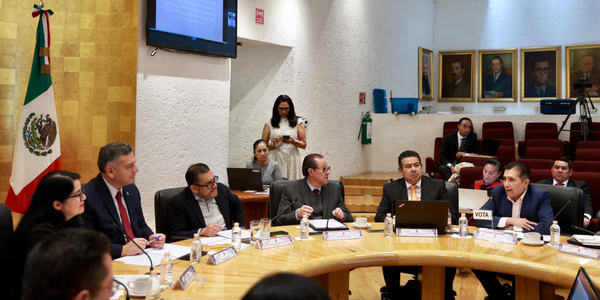 Sesiona Comisión de Administración 