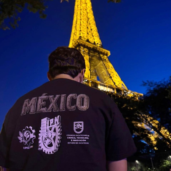 Destacan estudiantes de UPIIZ en Paris, Francia