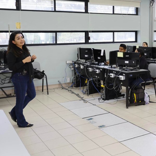 Blindan con nuevas herramientas a alumnos de posgrado