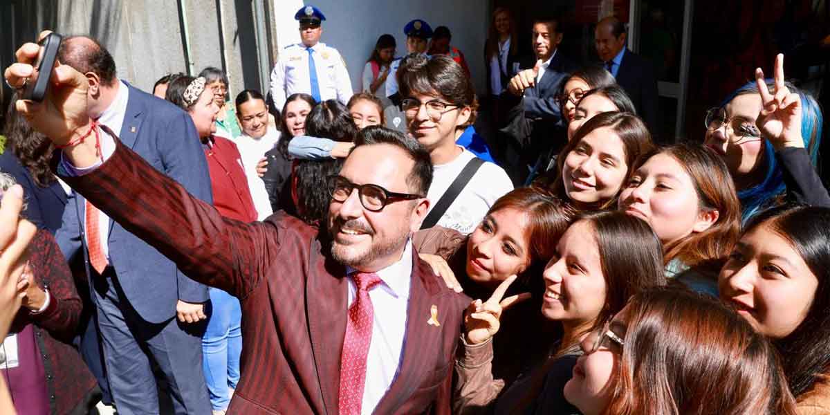  Rinde protesta nueva directora de ESCA Tepepan