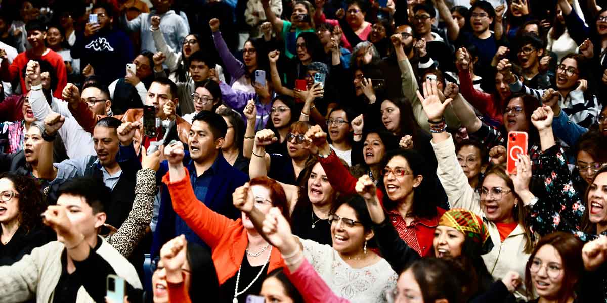  Rinde protesta nueva directora de ESCA Tepepan