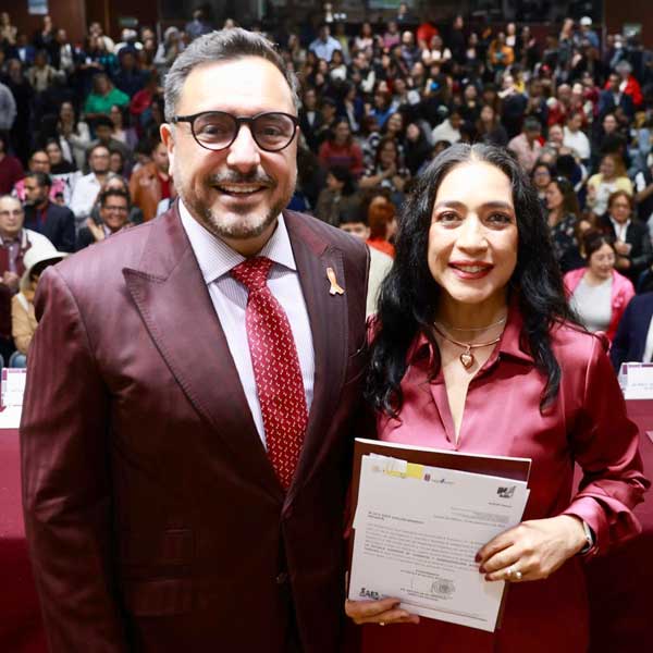  Rinde protesta nueva directora de ESCA Tepepan