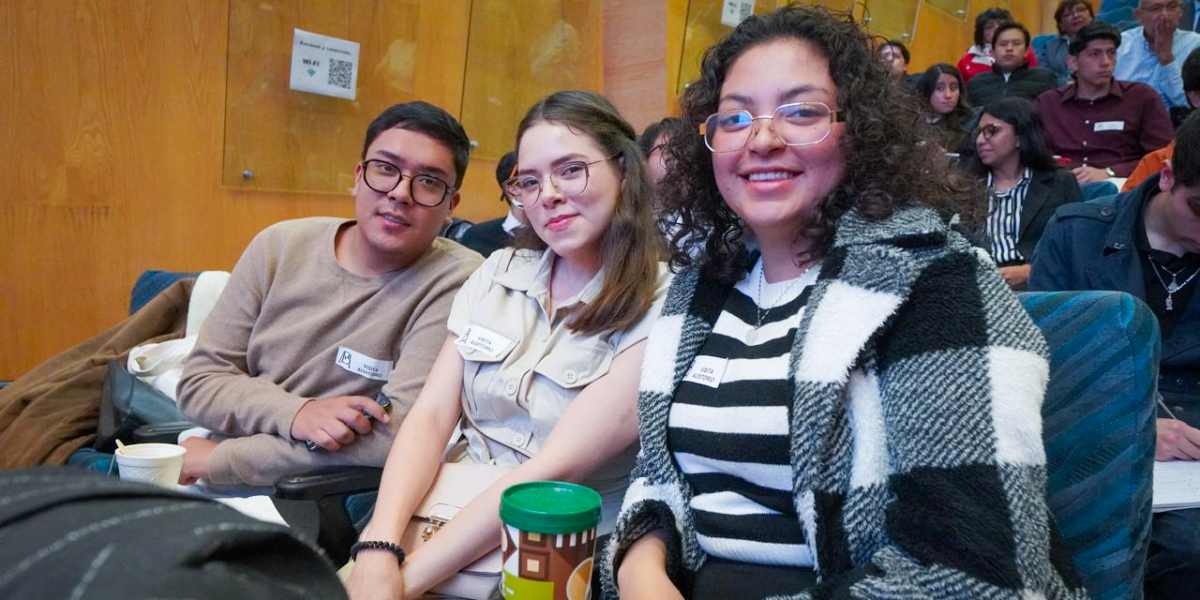 Participan estudiantes del IPN en Cátedra Banxico 2025