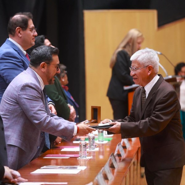 Reconoce Arturo Reyes Sandoval trayectoria docente