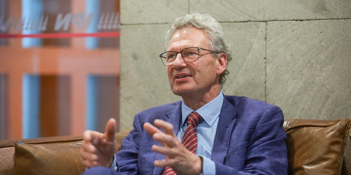 “IPN, de los principales institutos de educación en el mundo”: Tim Elliott