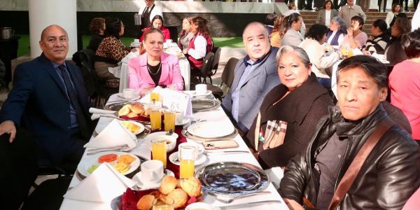  Reconocen años de servicio de docentes y PAAE’s