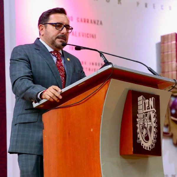  Reconocen años de servicio de docentes y PAAE’s