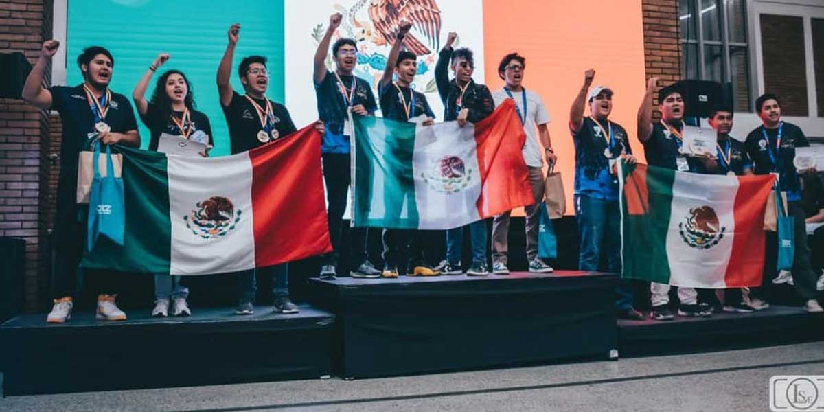 Brillan en Rumanía estudiantes politécnicos 