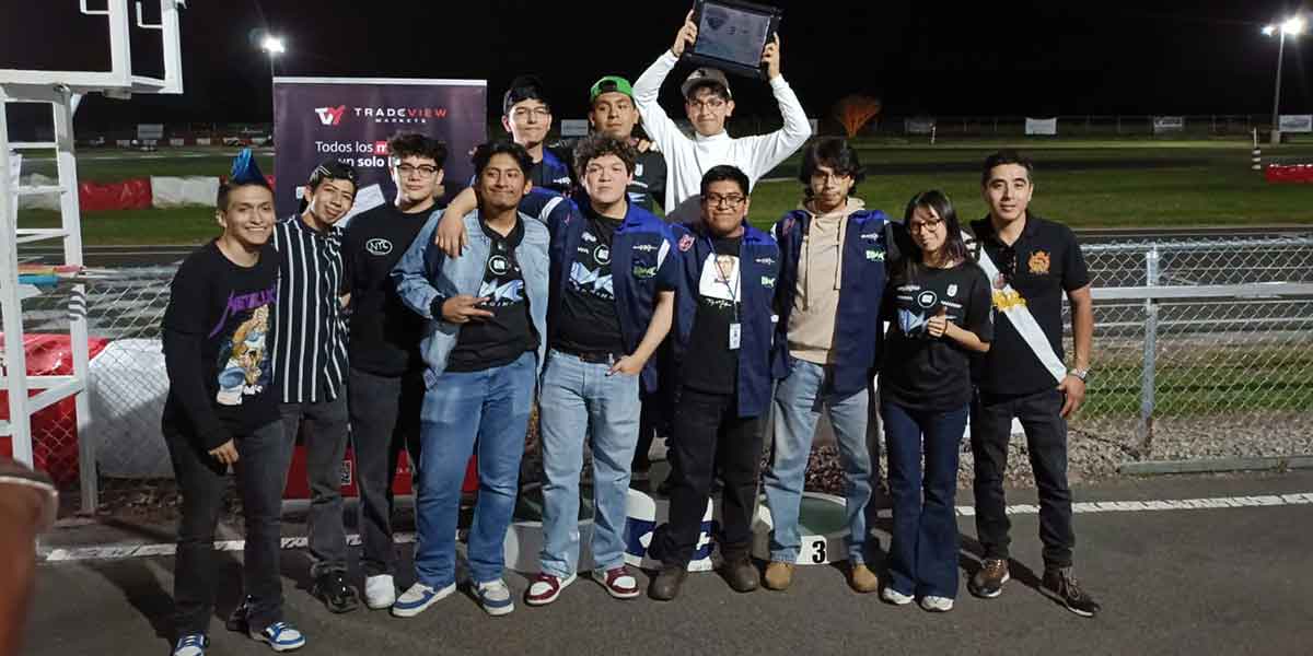 Destaca CECyT 2 con auto eléctrico en Electratón