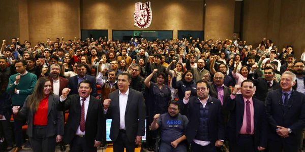 Reconoce Economía papel del IPN en semiconductores