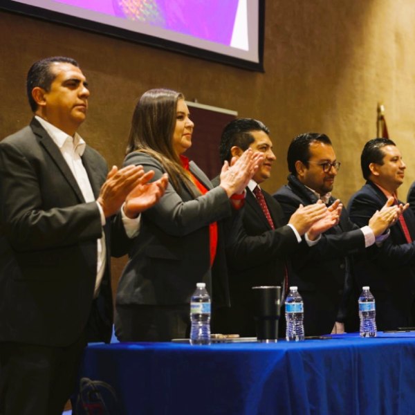 Reconoce Economía papel del IPN en semiconductores