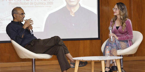 Diserta premio Nobel de Química en ESIQIE