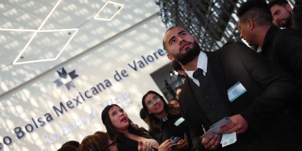Premian a politécnicos ganadores del Reto Actinver