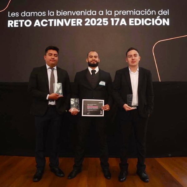 Premian a politécnicos ganadores del Reto Actinver