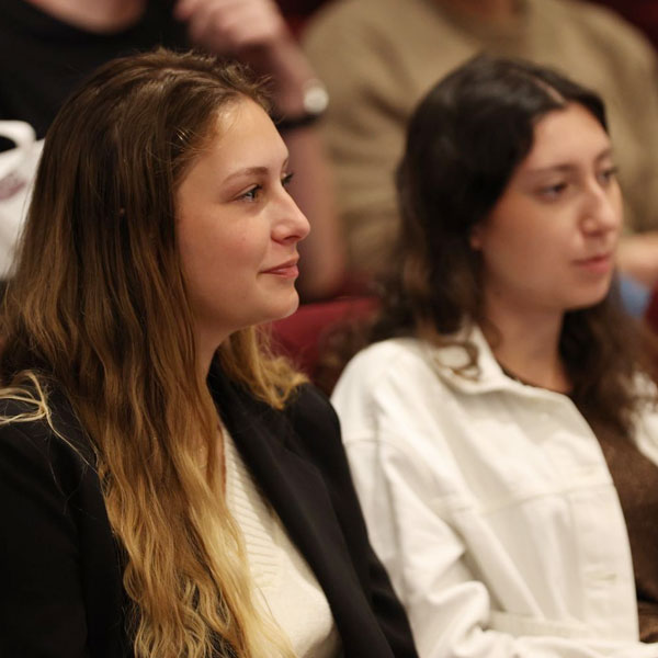 Arriban alumnos visitantes extranjeros y nacionales