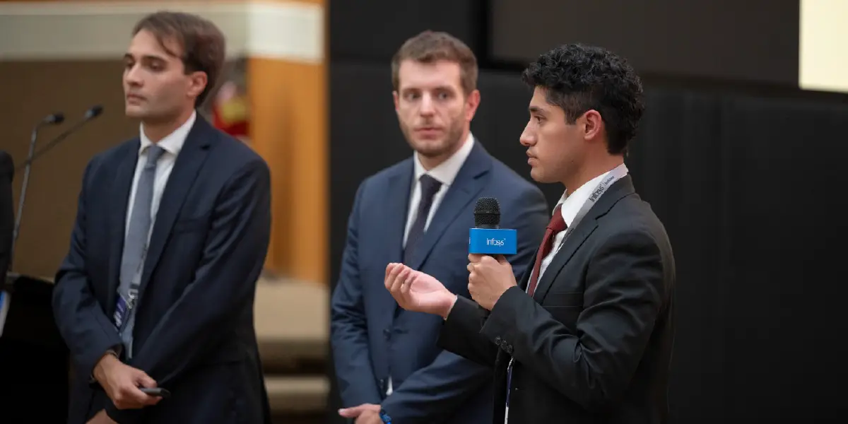 Escom exporta talento estudiantil a India