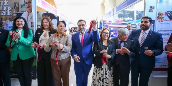 Abre Expo Posgrado oferta académica guinda y blanco