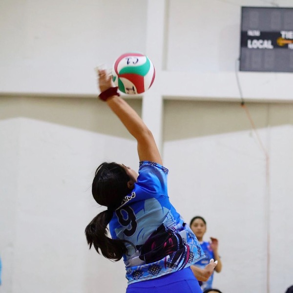 El Nacional Sub 23 de voleibol se pintó de guinda y blanco