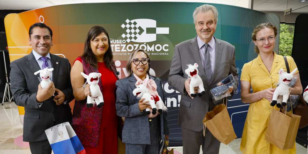 Cierra Semana de la Cosmonáutica con película en el Tezozómoc