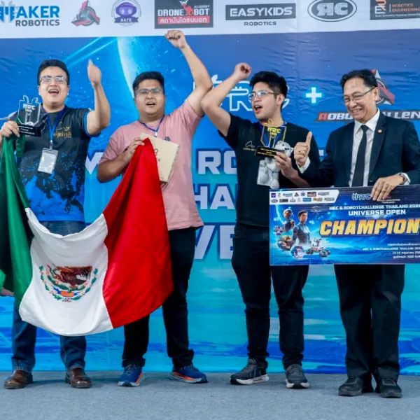 En Bangkok, suena el “¡Huélum!” en concurso de robótica
