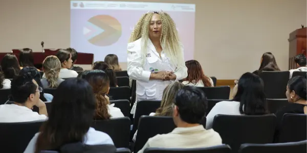 Previenen sobre fentanilo en Feria de la Salud