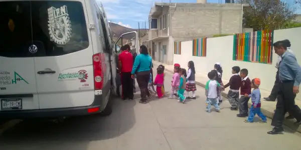 Llevan ciencia a niños de zonas marginadas