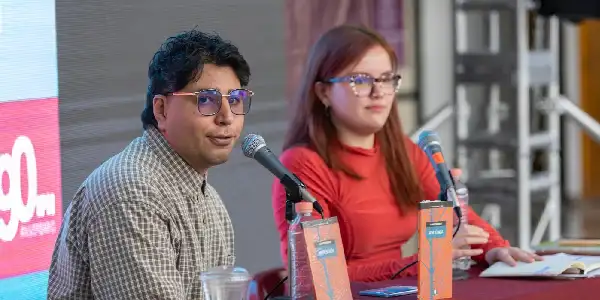 Presentan poemario para reflexionar sobre masculinidad